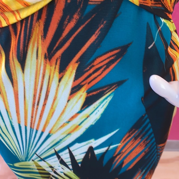 NEW TROPICAL DRESS - Picture 3 of 4